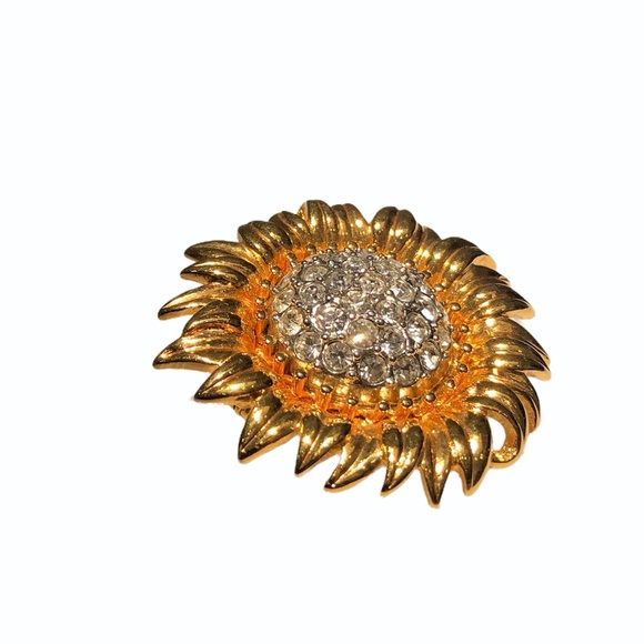 JOAN RIVERS GOLDEN SUNFLOWER BROOCH WITH PAVE CLEAR CRYSTAL CENTER - Picture 6 of 16